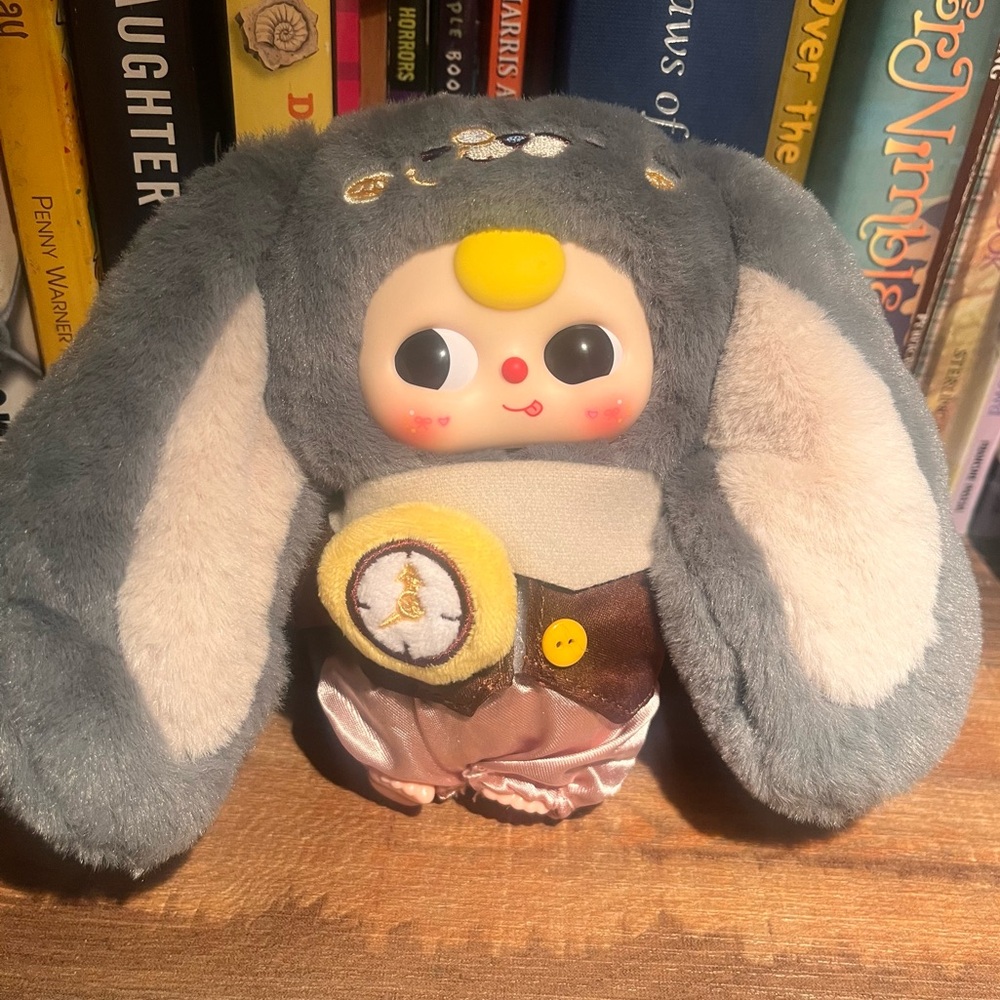 Baby Three 400% Series plush toy in a gray bunny costume keychain.
